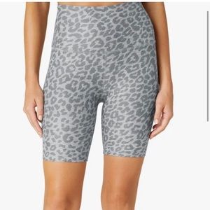 Beyond Yoga Leopard Print Spacedye SoftMark High Waisted Biker Short Size M NWT